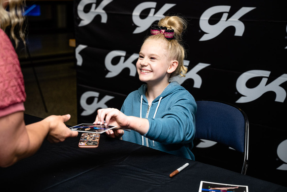 Ella Kate Parker signed autographs prior to the meet