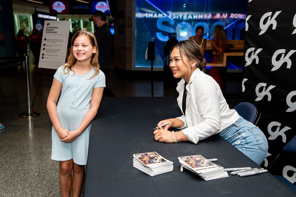 2020 Olympic All-Around Champion Suni Lee signed autographs prior to competition